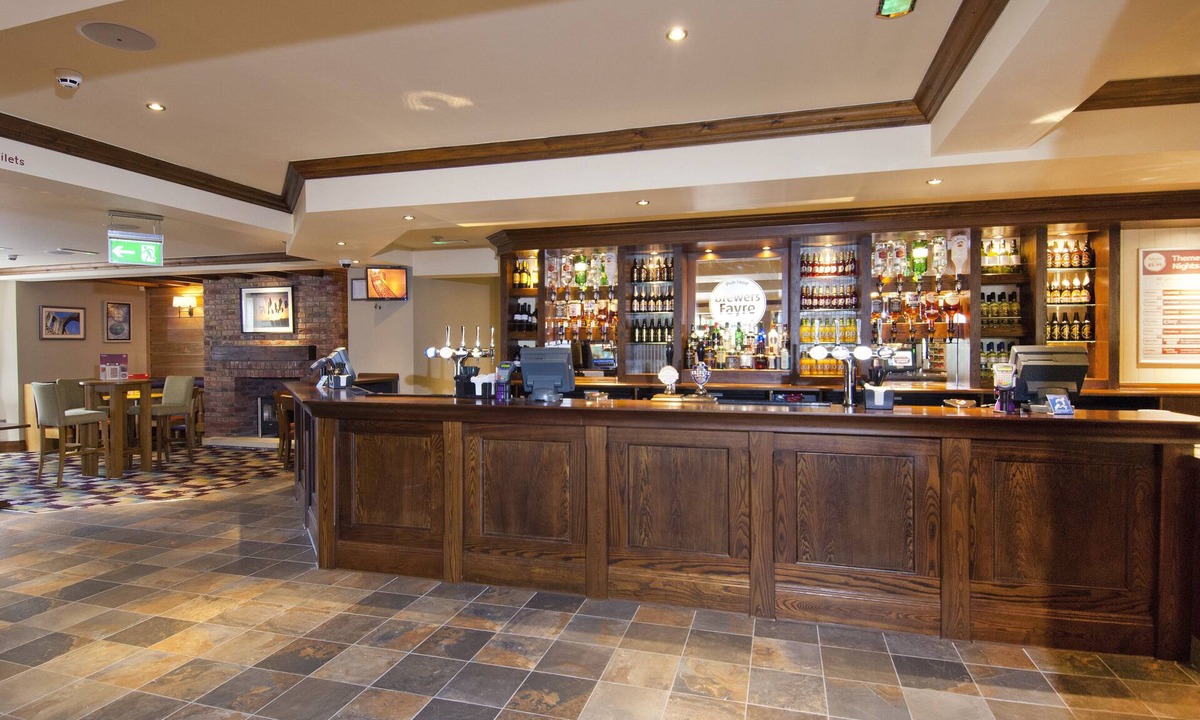 Glastonbury Hotel | Premier Inn Glastonbury