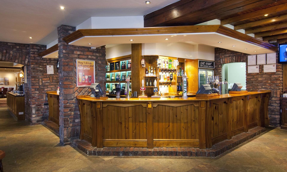 Llanelli Hotel | Premier Inn Llanelli Central West