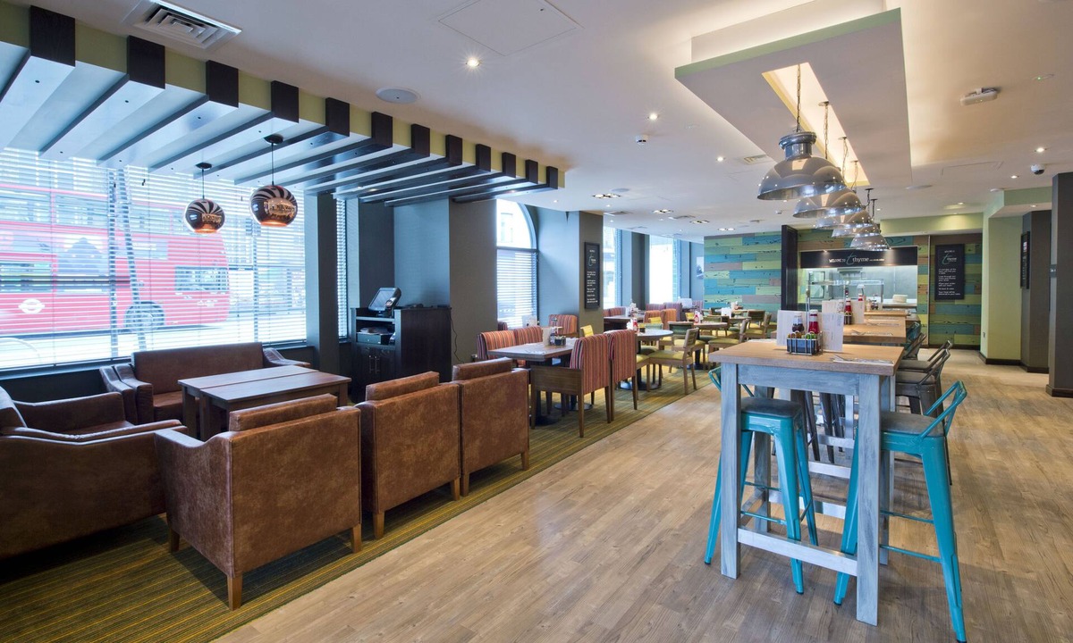Clapham Hotel | Premier Inn London Clapham