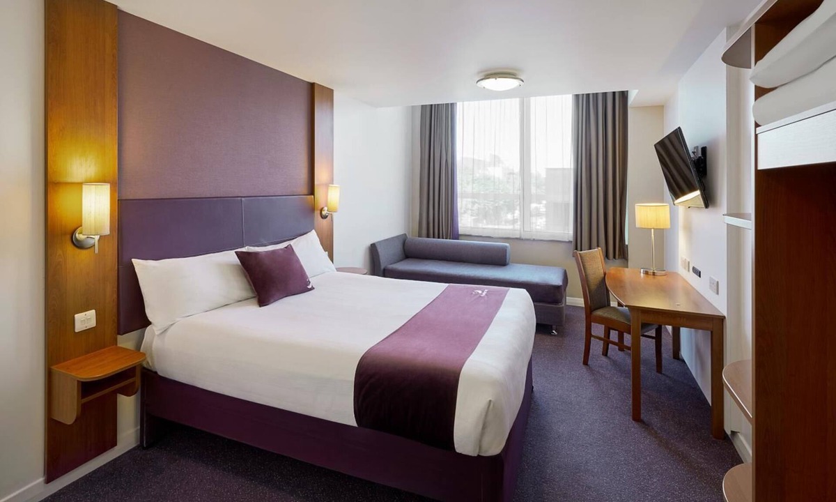Central Milton Keynes Hotel | Premier Inn Milton Keynes Central - Xscape