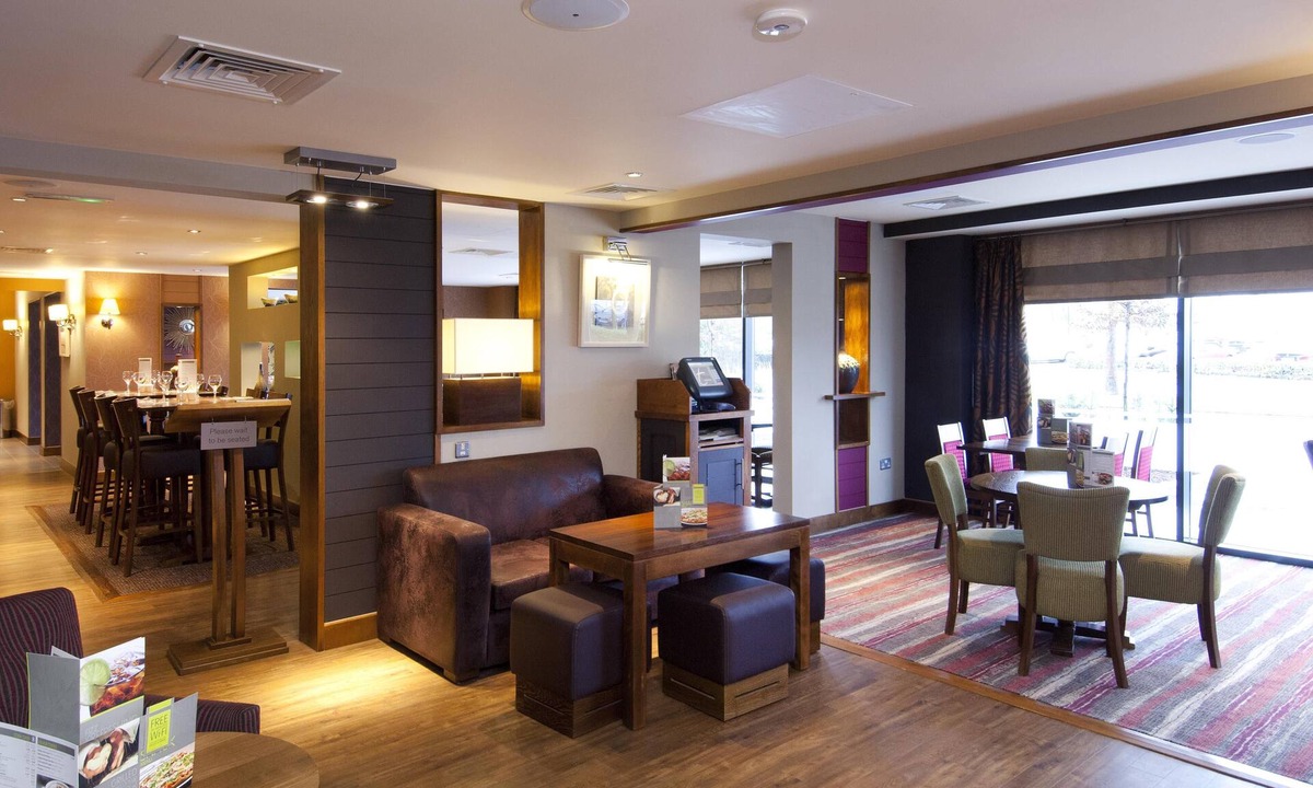 Warwick Hotel | Premier Inn Warwick