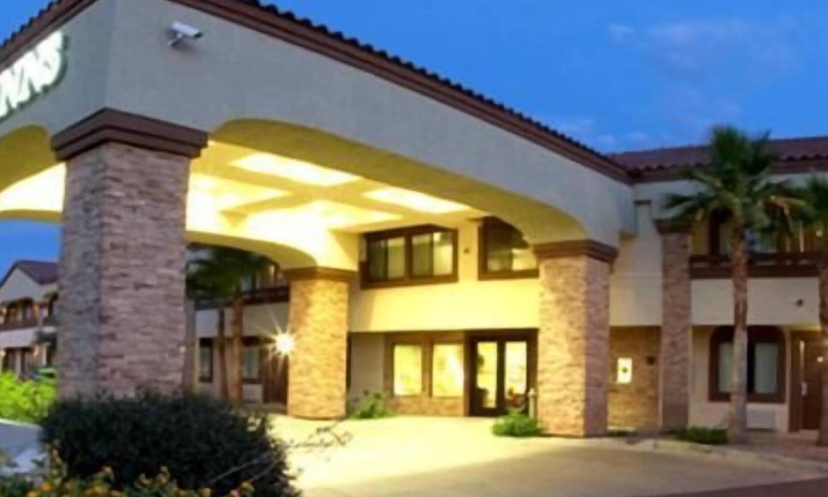 Tolleson Hotel | Premier Inns Tolleson