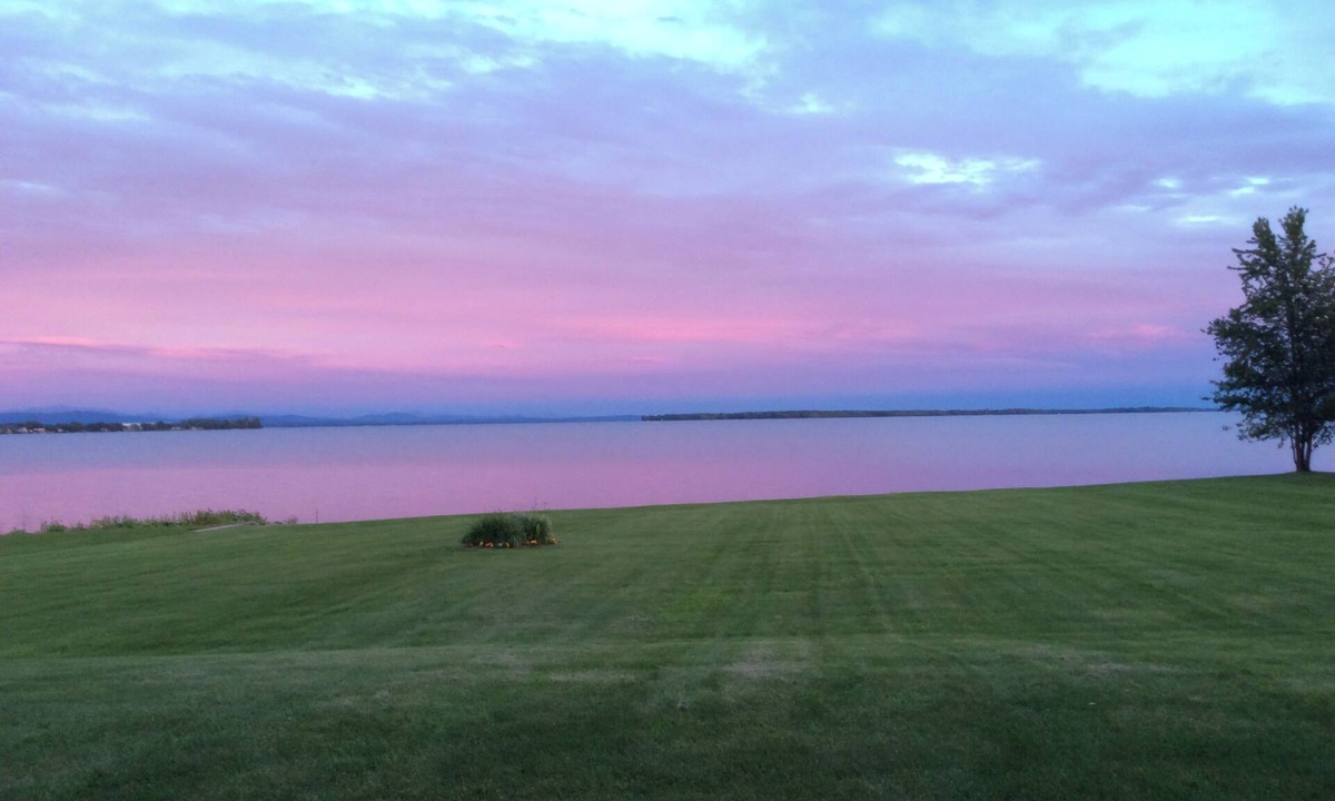 Alburg House | Premier Lake Champlain Dream Vacation Home, Direct Lake Access, Mountain Views