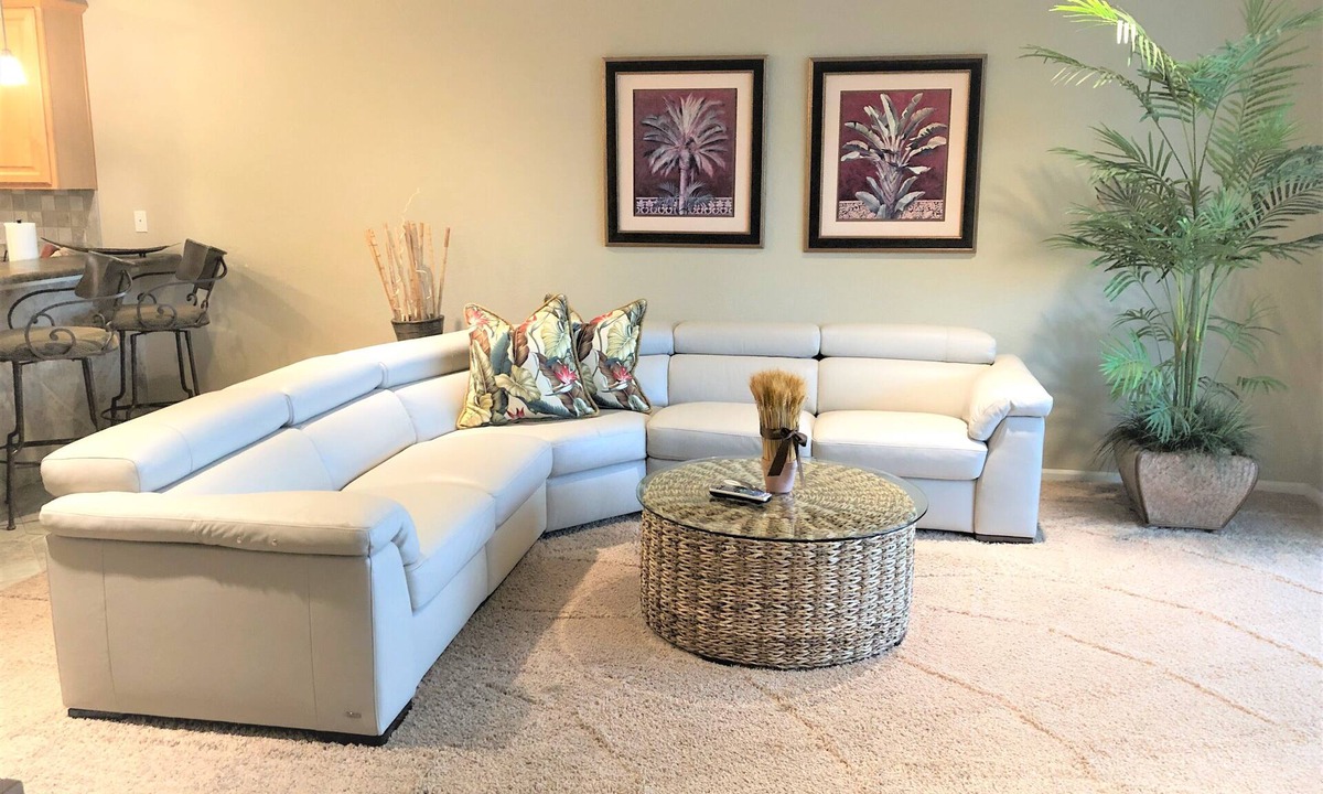 Osage Beach Condo | Premier Lakefront Condo @ Land’s End, Over 250 5 Star Reviews, 3BR/2BA, Elevator