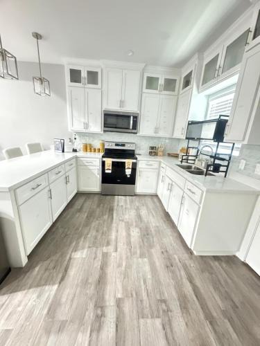 Weslaco Apartment | Premier Luxe Villa