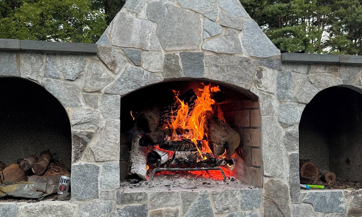 Arnold House | Premier Retreat: Private Pool, Spa, Fireplace & Spacious Deck