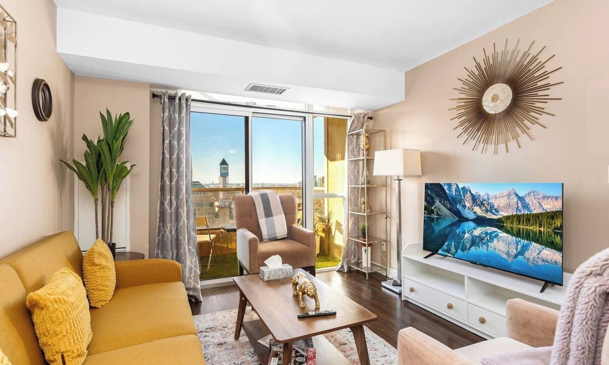 Downtown Mississauga Condo | Premier SkySuite 3BR | Horizon Views + Parking