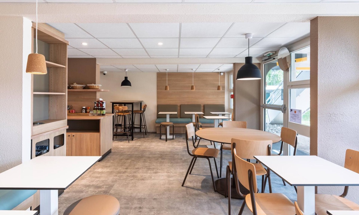 Bourges Hotel | Premiere Classe Bourges (6 kms du centre-ville)