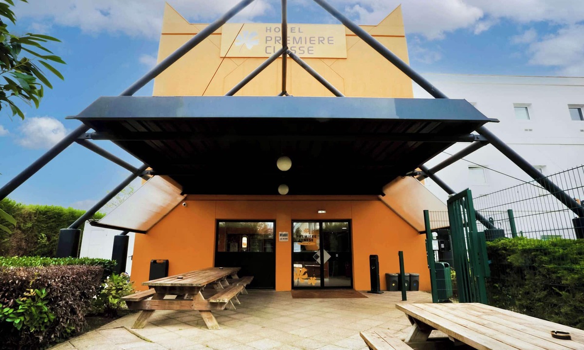 Plaisir Hotel | Premiere Classe Plaisir - Gatines