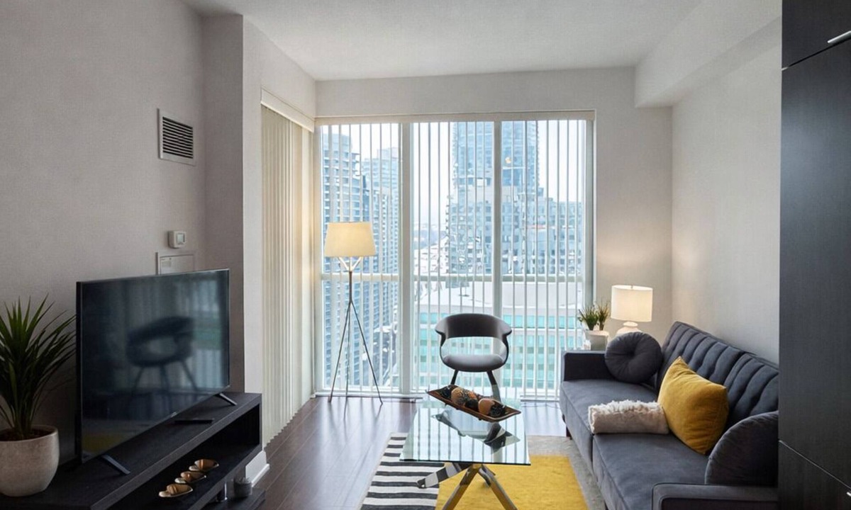 High Park-Swansea Condo | Premium 1BR+Den | Downtown Core|Parking included|28 days minimum