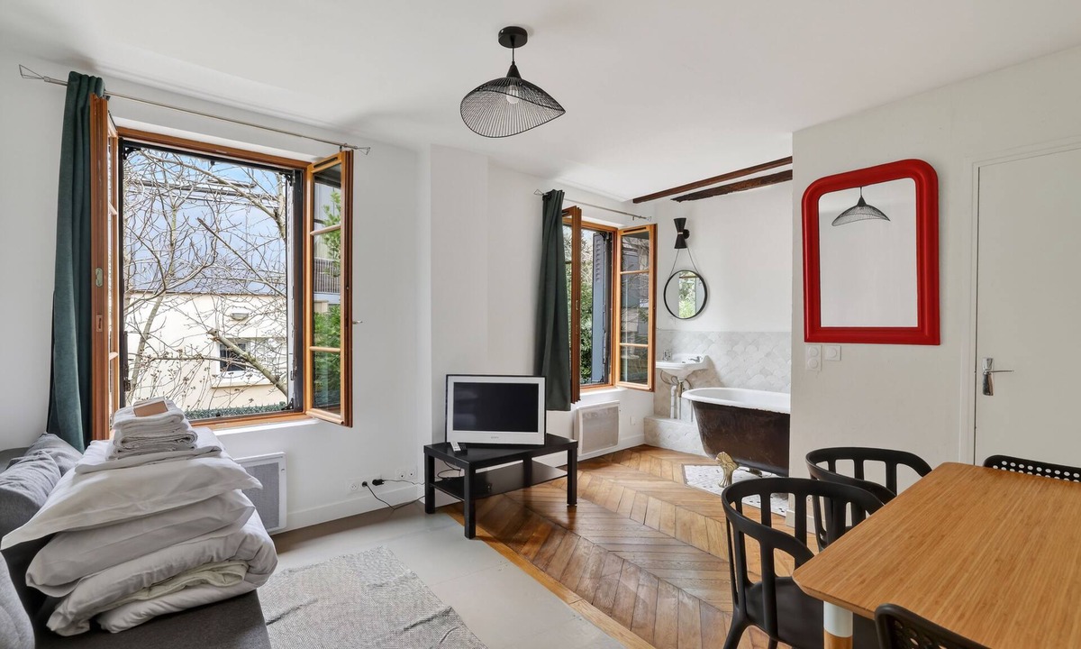 Gentilly Apartment | Premium 1BR flat with direct access to the RER B