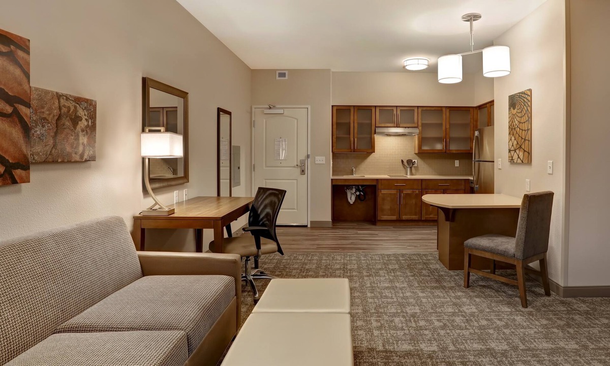Overland Park Apartment | Premium 1BR King Suite w/Sofa Bed in KS