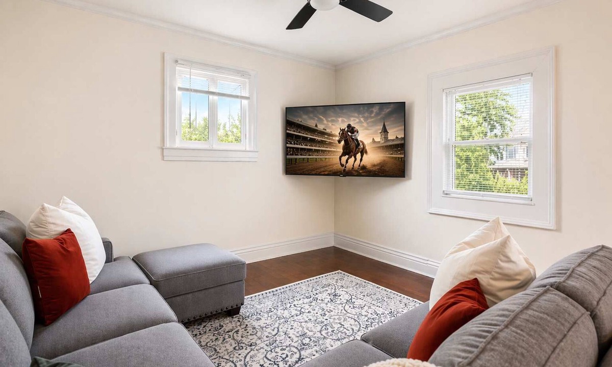 Crescent Hill Apartment | Premium 6BR Bourbon Trail home for large groups!