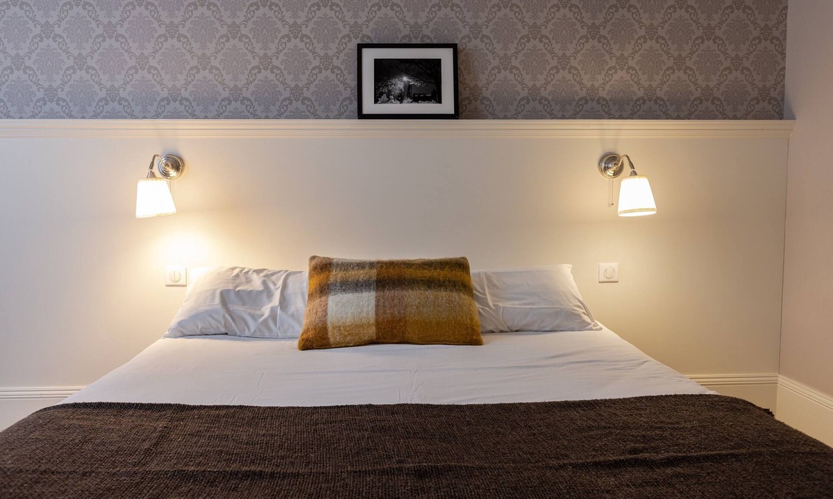 Limoges Apartment | Premium air-conditioned studio - Maison Blanche