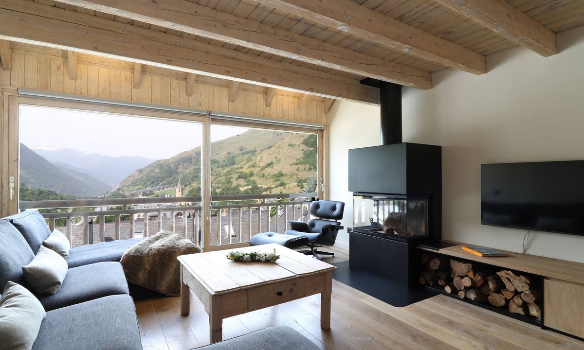 Pujo House | Premium & amazing views. Baqueira parking & ski locker
