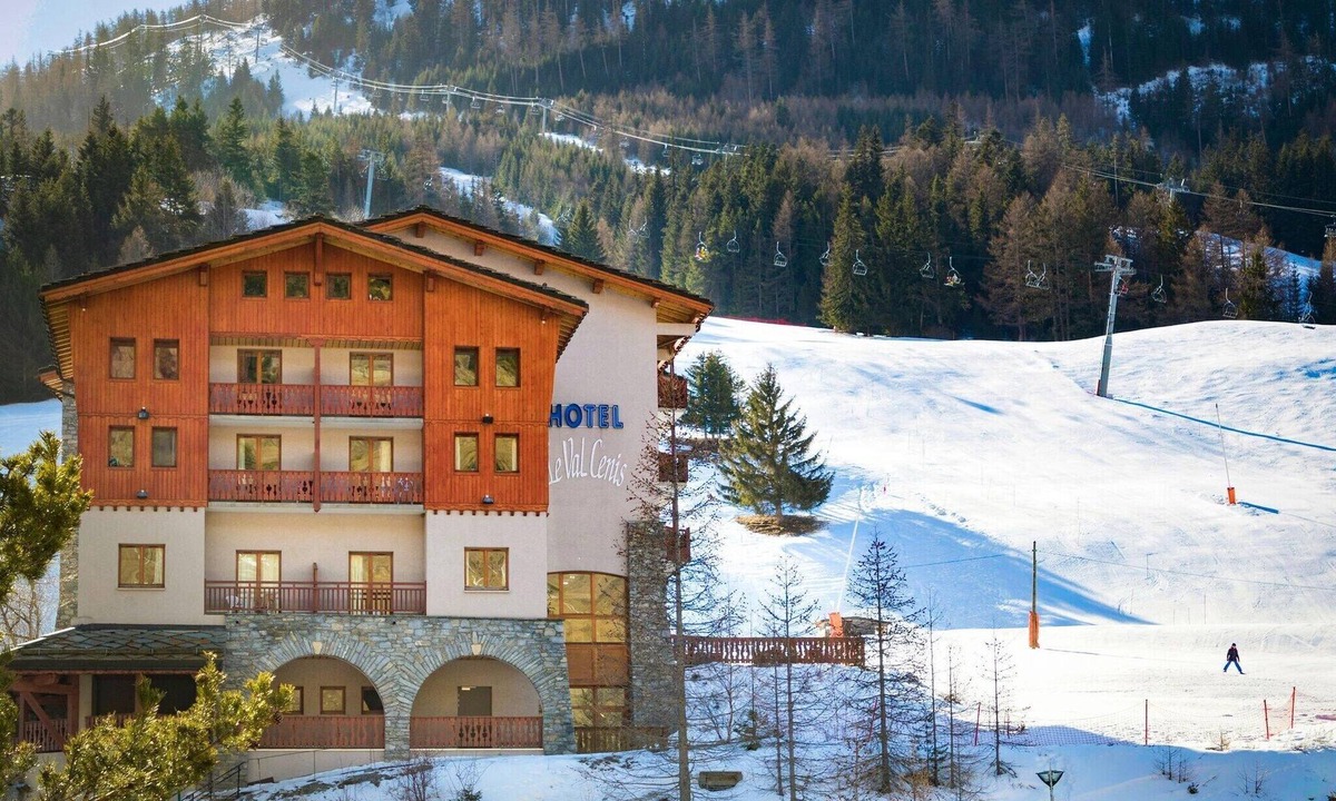 Val Cenis Apartment | Premium Family Hub for Five Guests