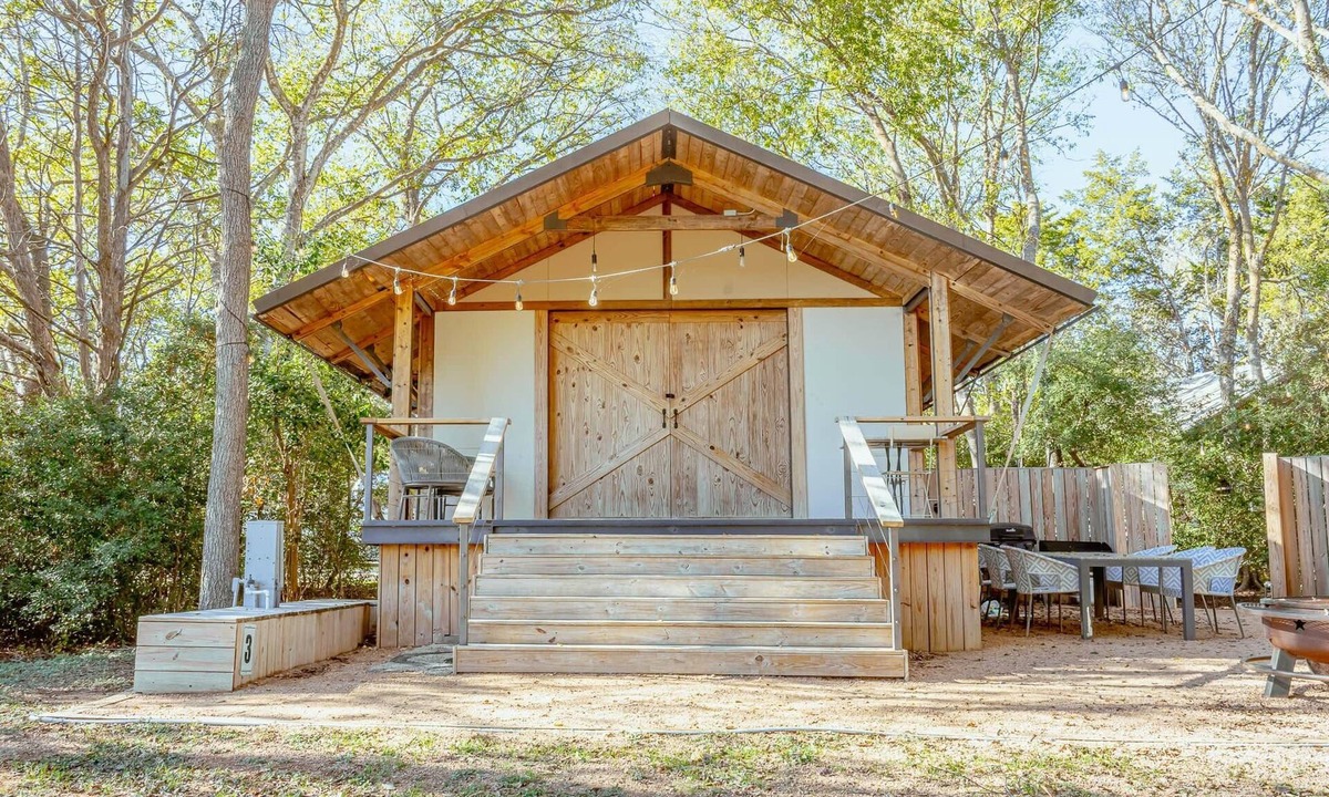Bastrop Cabin | Premium Lakefront Cabin #3: The Firefly (Austin)