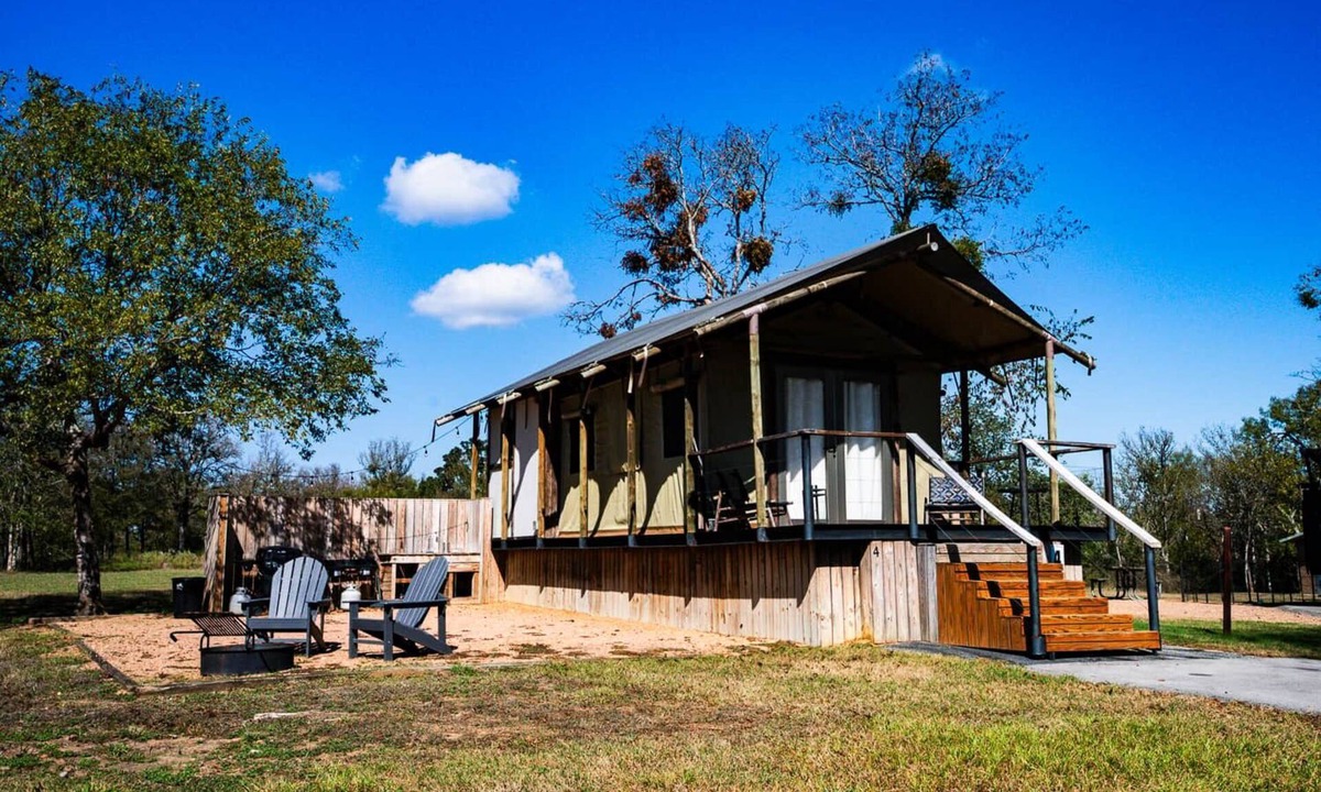 Bastrop House | Premium Lakefront Cabin #4: The Cardinal (Austin)