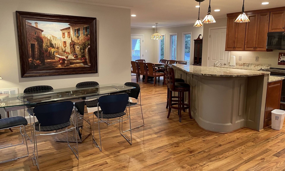 Madison Park House | Premium Location in Charlotte! 5br, 4ba- Sleeps 15