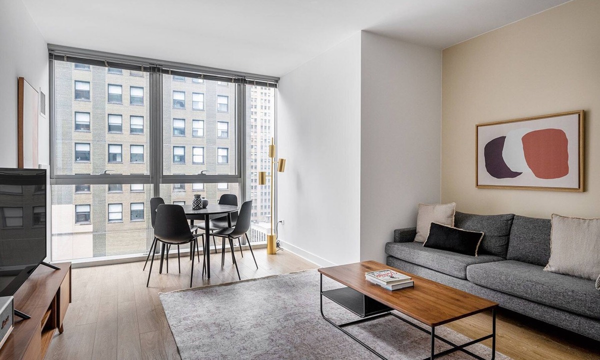 Downtown Chicago Apartment | Premium Loop 1BR w/Roof, Gym & Lounge, nr Riverwalk, by Blueground