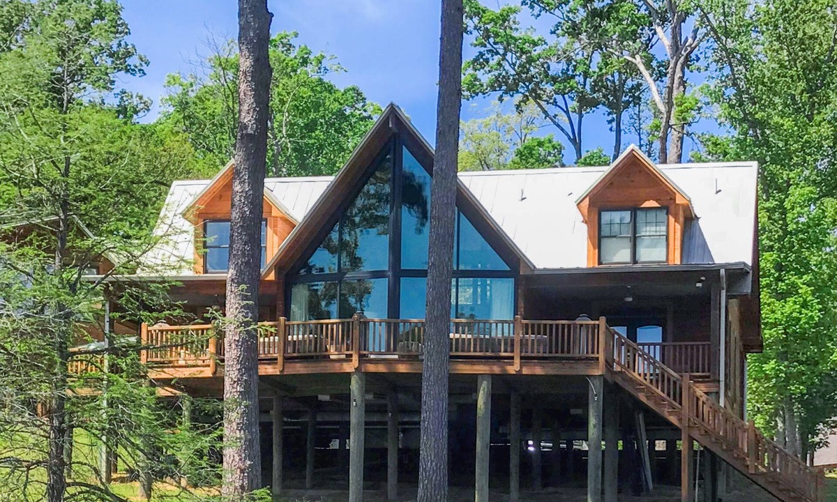 Negreet House | Premium+ Luxury Log Lodge, Prime Fishing, Double-Deck and Dock,Lake Views