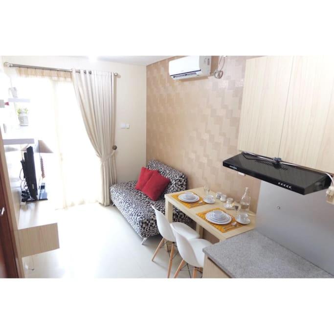 East Jakarta Apartment | Premium One Bedroom at Woodland Park Residence