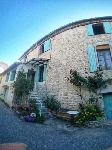 Orthoux-Serignac-Quilhan House | presbytere du 12 eme siecle