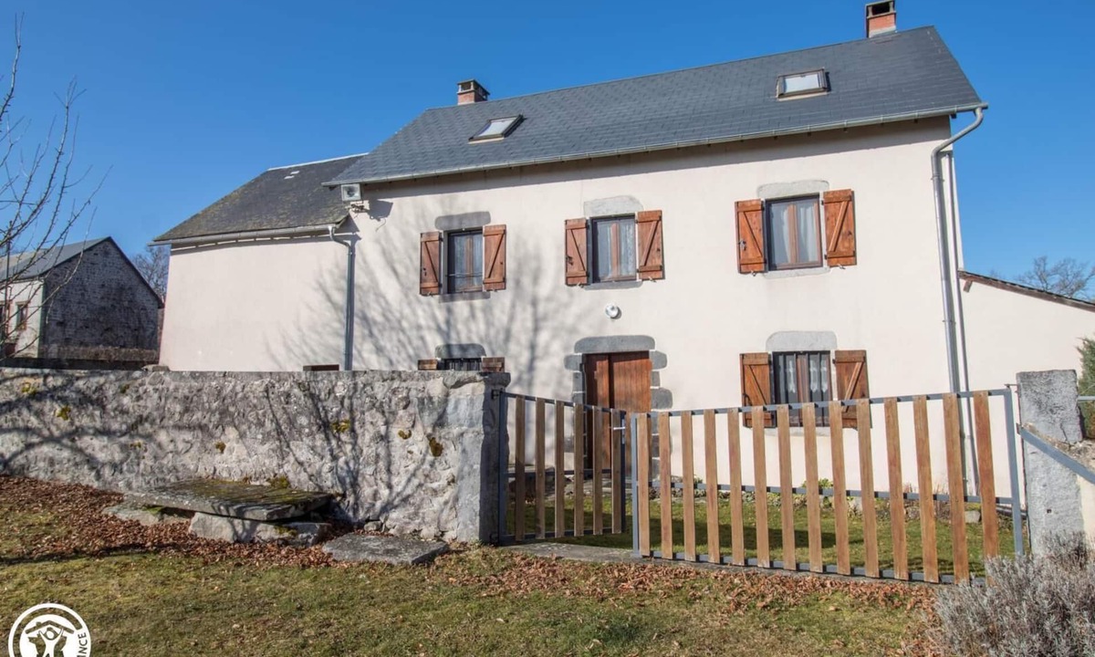 Vervialle House | Presbytère - LA Celle-d'auvergne