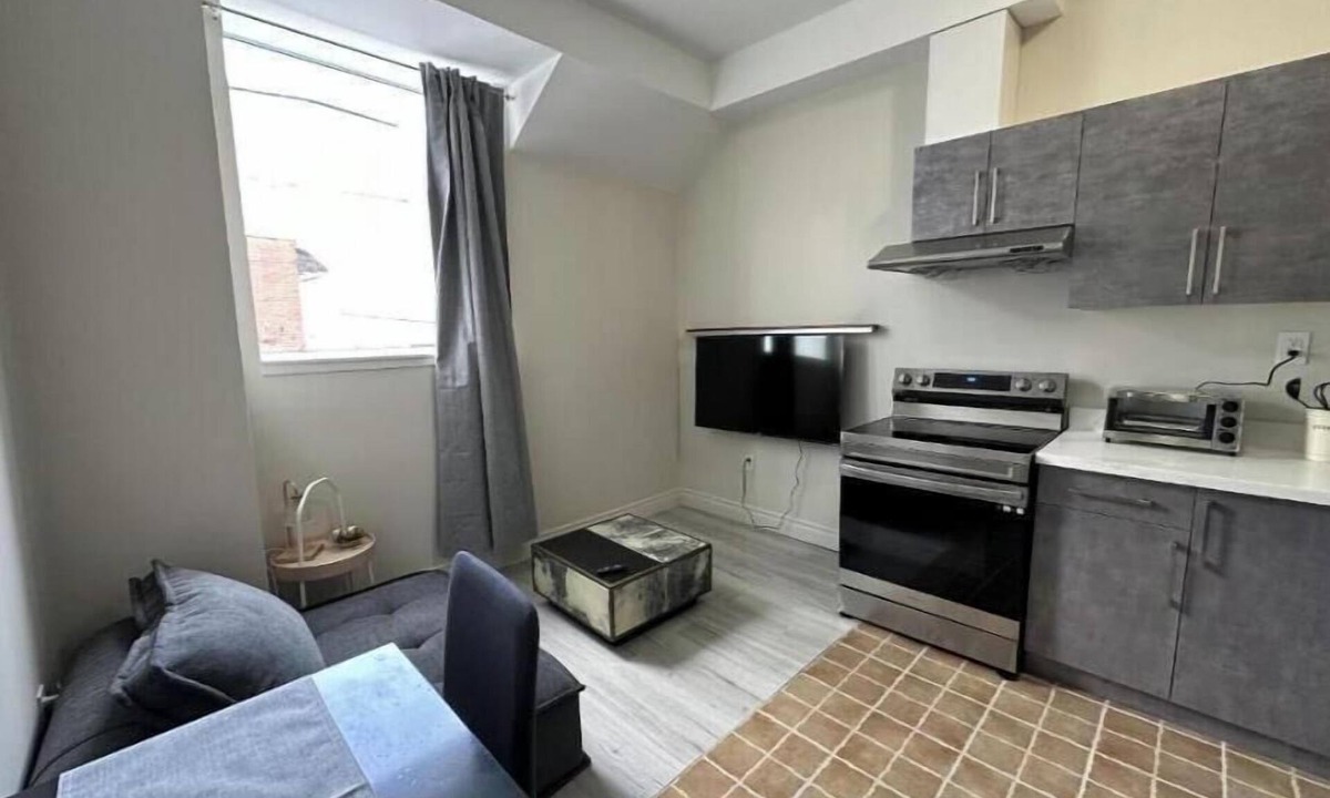 Oshawa Apartment | Presidential Suite