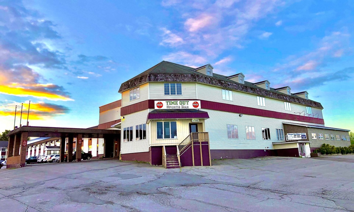 Presque Isle Hotel | Presque Isle Inn & Convention Center