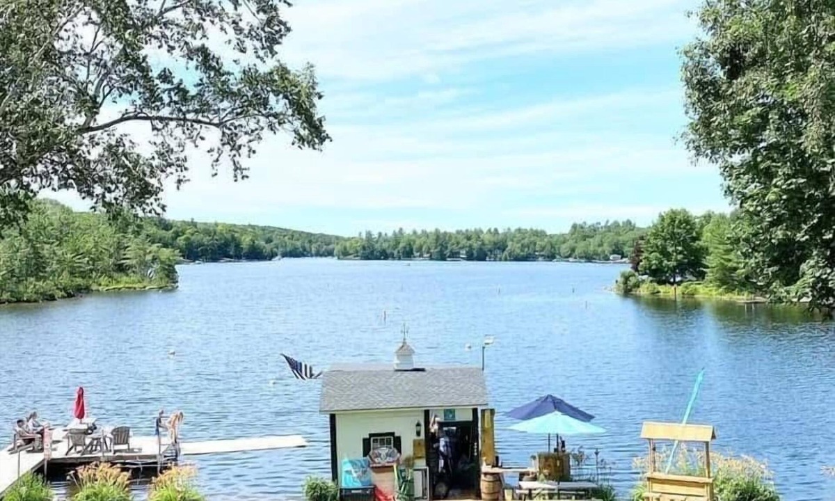 Oakland Bed & Breakfast | Pressey House Lakeside Bed & Breakfast