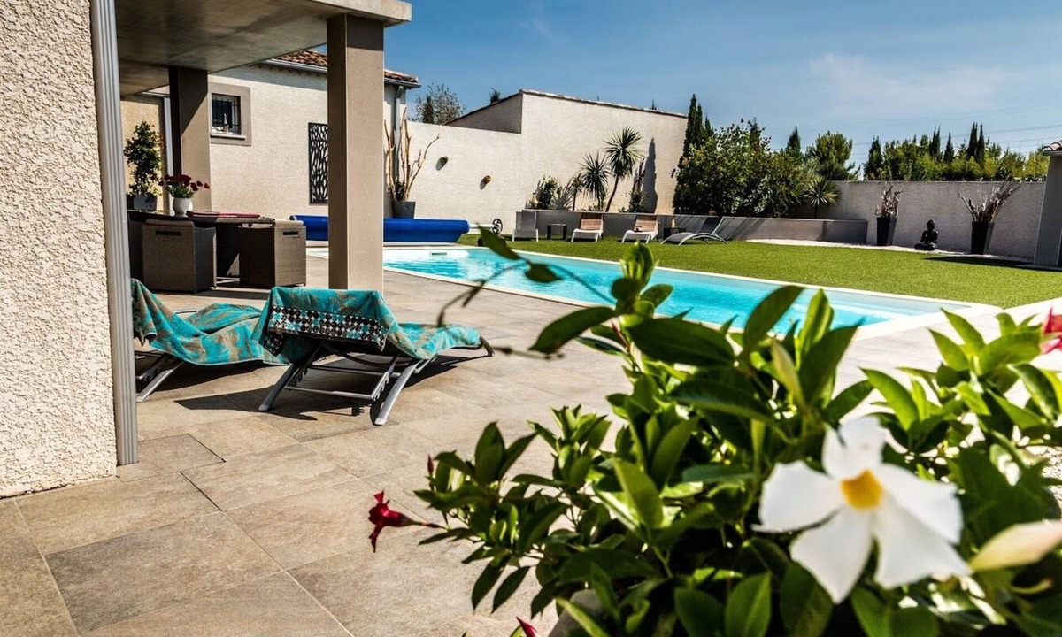 Plaissan Villa | Prestige villa la SERANNE 170 m2, 8 pers, with swimming pool (Occitanie)