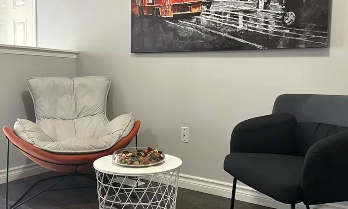 Ajax House | Prestigious One Bedroom in Ajax