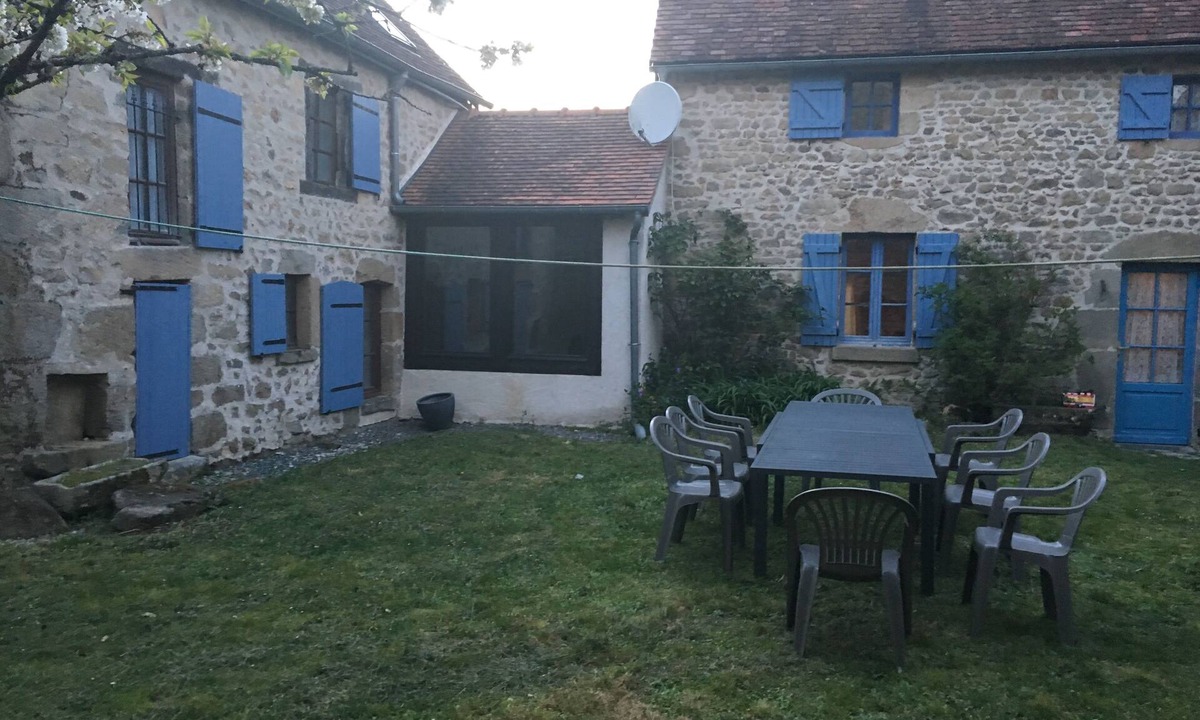 Bussiere-Dunoise Other | Pretty blue shutters