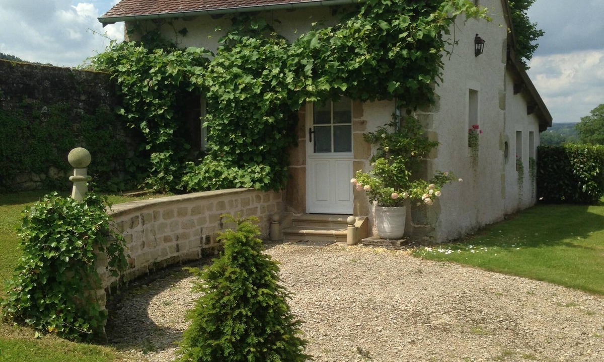 Monthureux-sur-Saone House | Pretty charming outbuilding