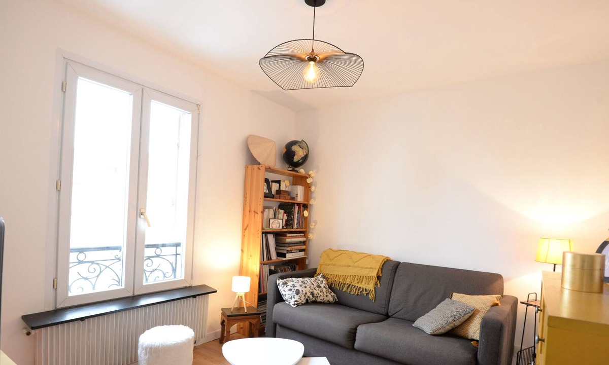 Les Lilas Apartment | Pretty Cocoon For 4 Near Mairie Des Lilas
