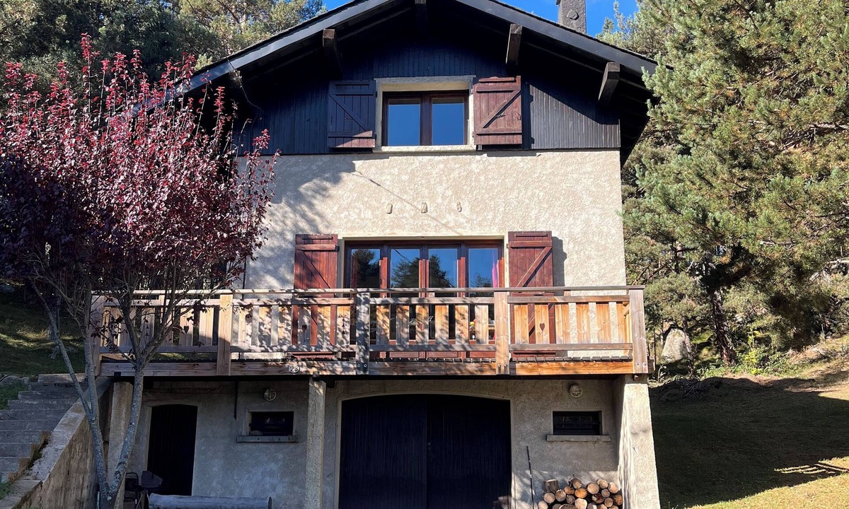 Formigueres Ski Chalet | Pretty cottage in the forest