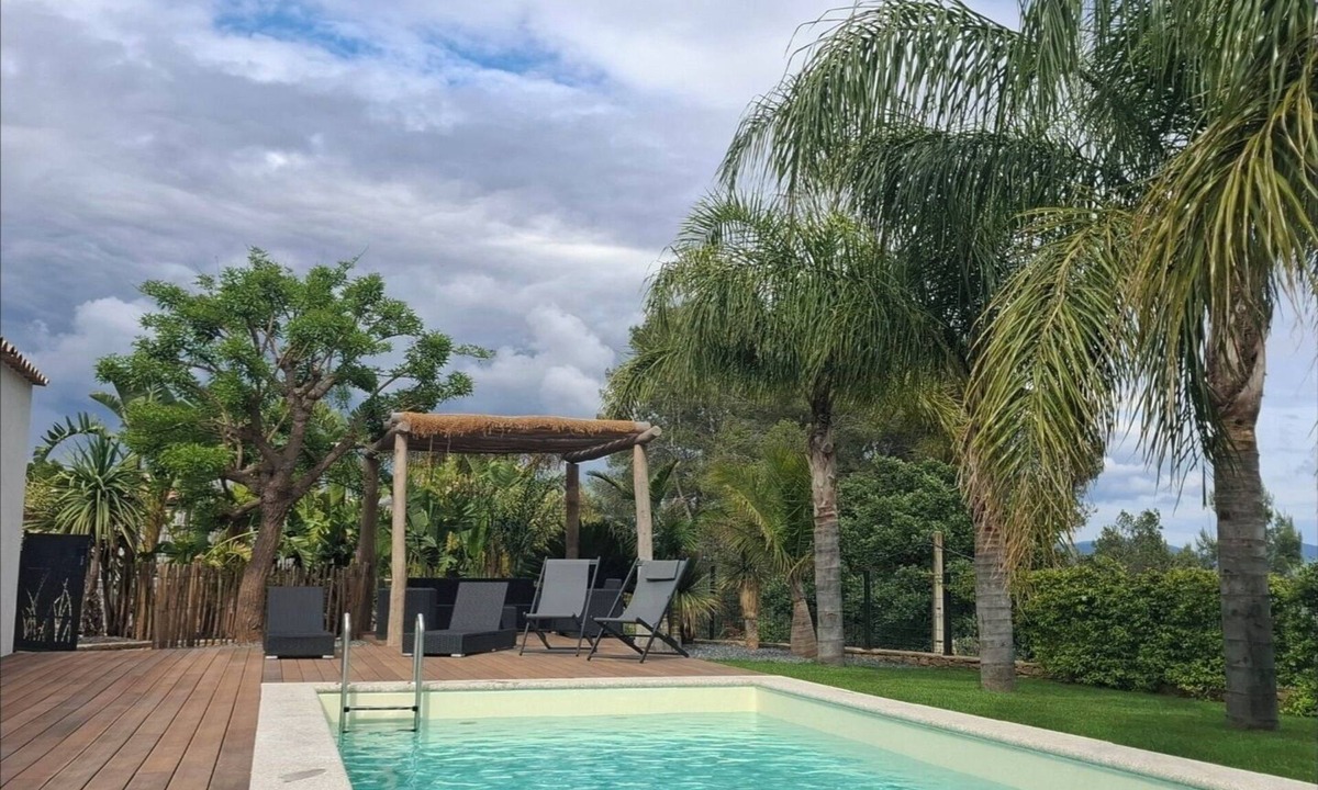 Cuers House | Pretty exotic house