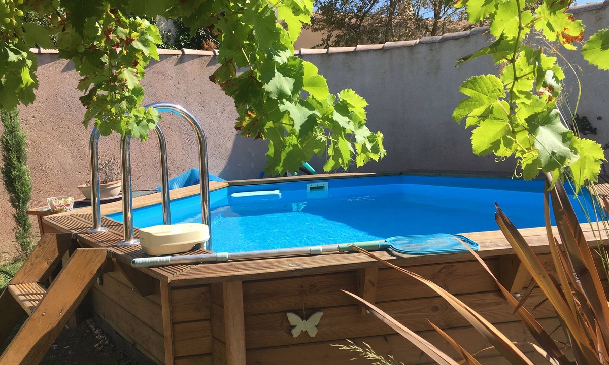 Jonquerettes House | Pretty giteen provence accepts pets