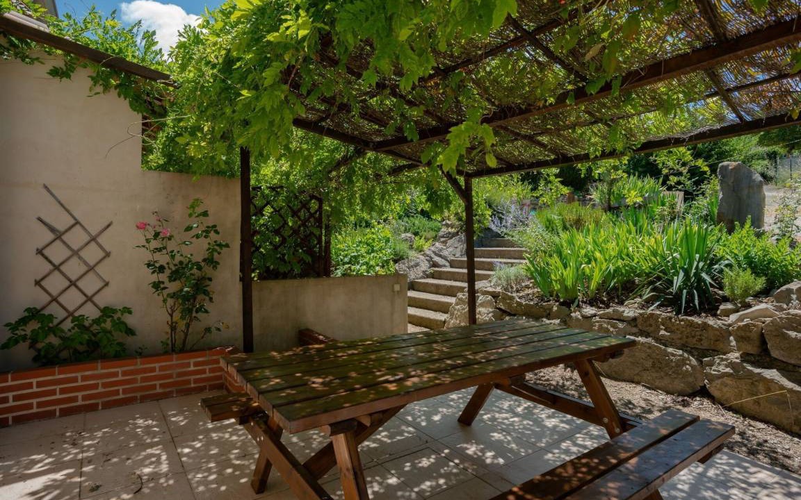 Courry House | Pretty Holiday Home in Courry with Swimming Pool