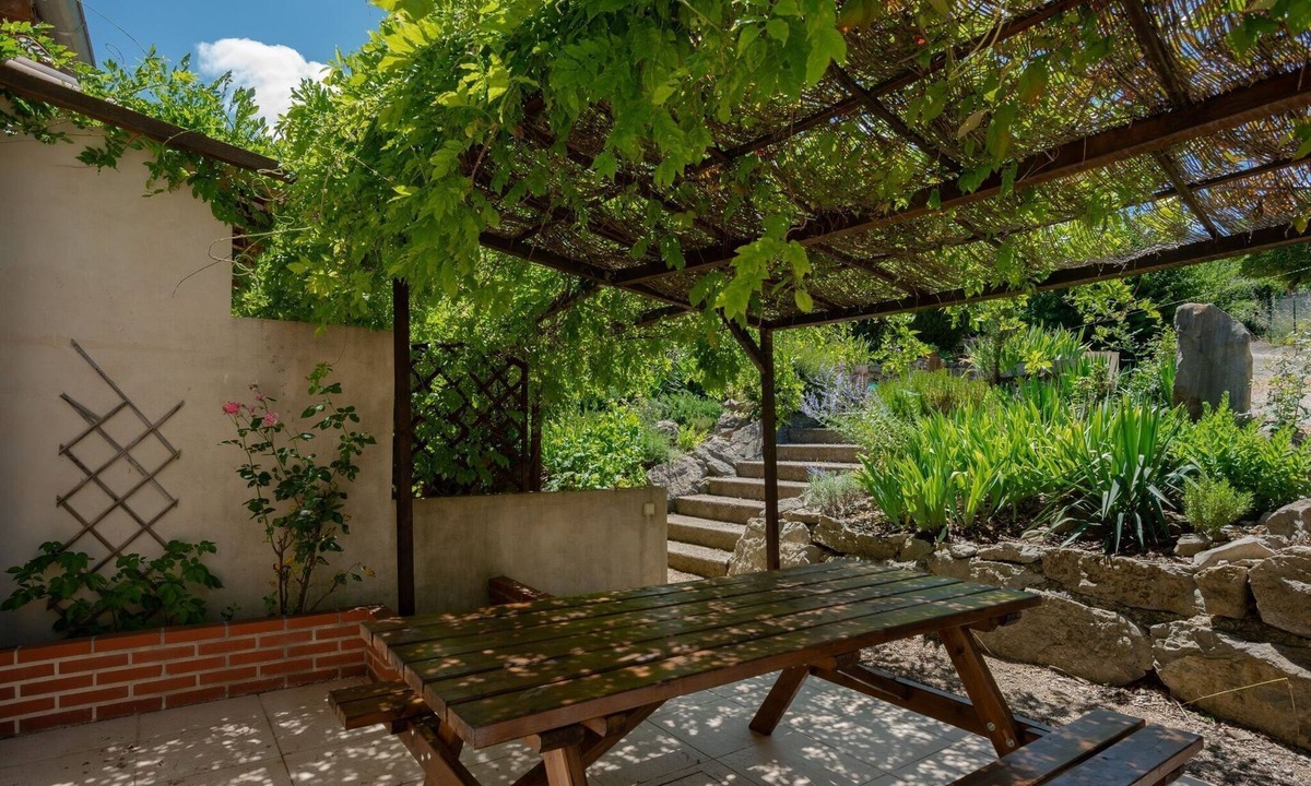 Courry House | Pretty Holiday Home in Courry with Swimming Pool