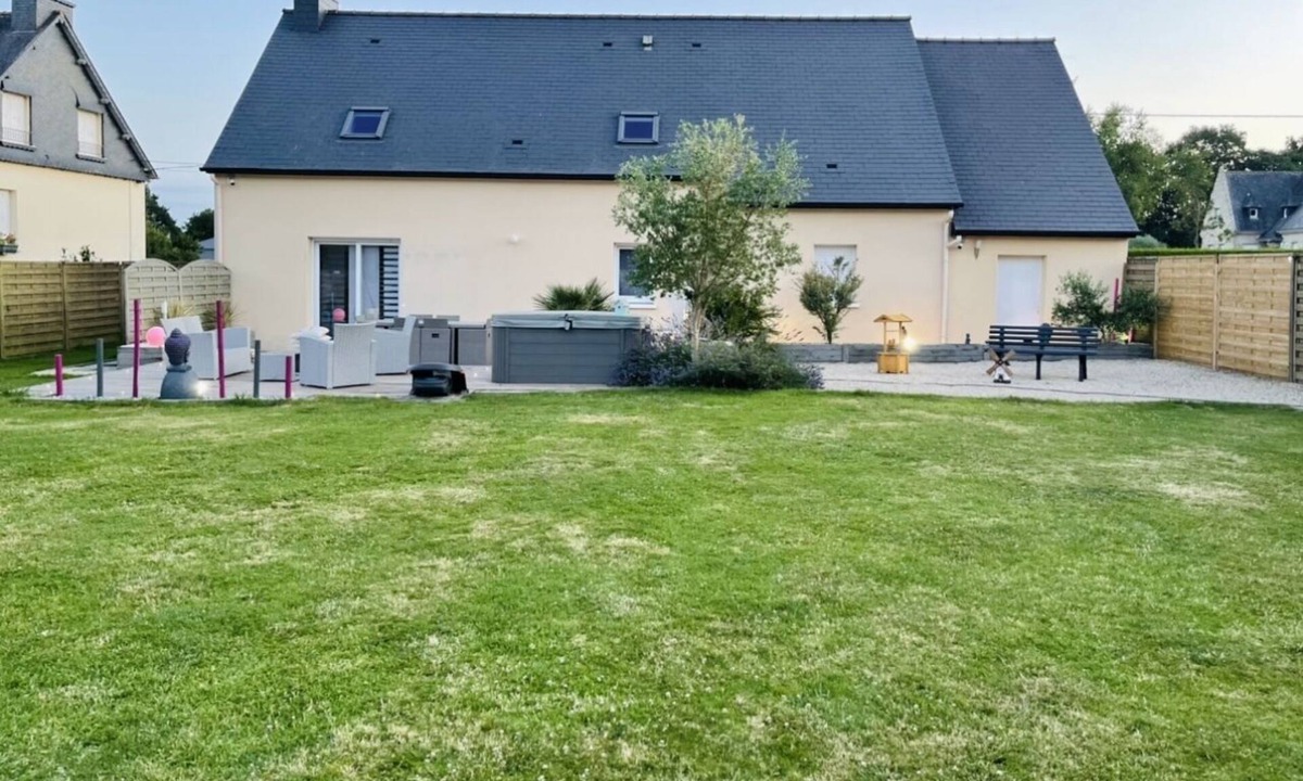 Saint-Gilles-du-Mene House | Pretty house