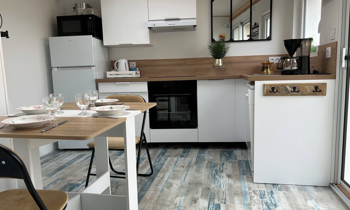 Le Croisic House | Pretty little seaside house with large terrace