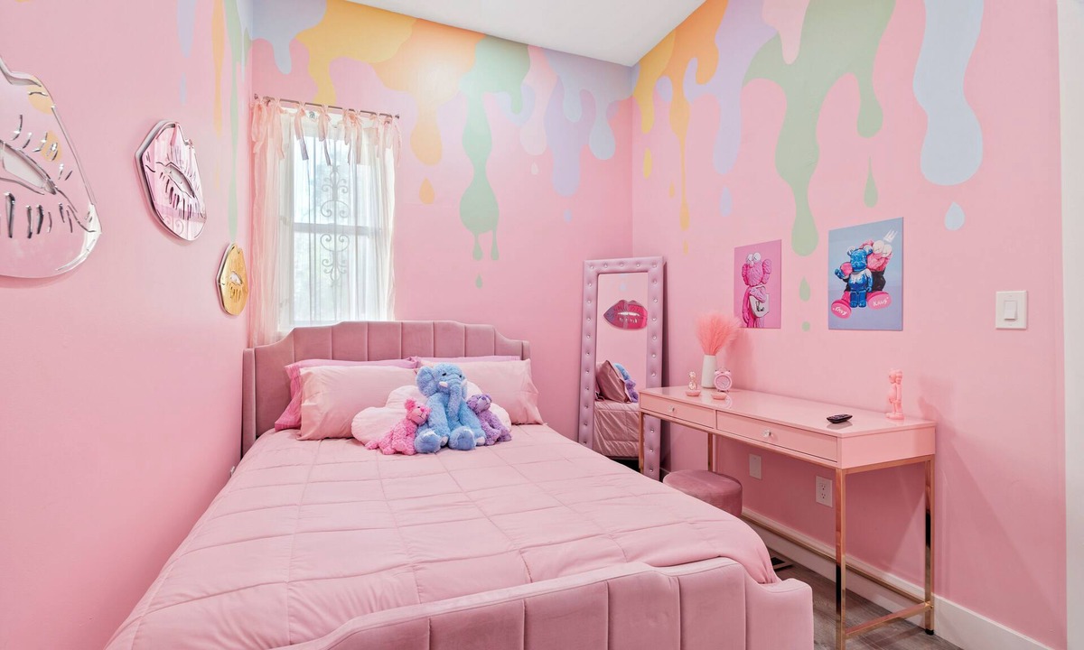 North Philadelphia West House | Pretty & Pink Mini Unit