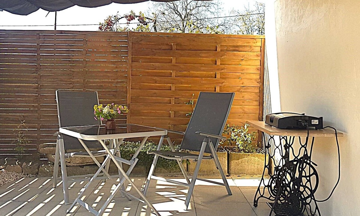 Saint-Germain-du-Bois Apartment | Pretty studio on the farm with covered seating area