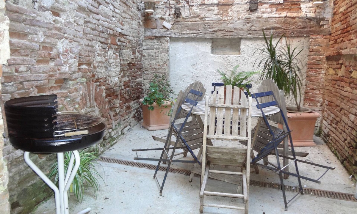 Moissac House | Pretty town house