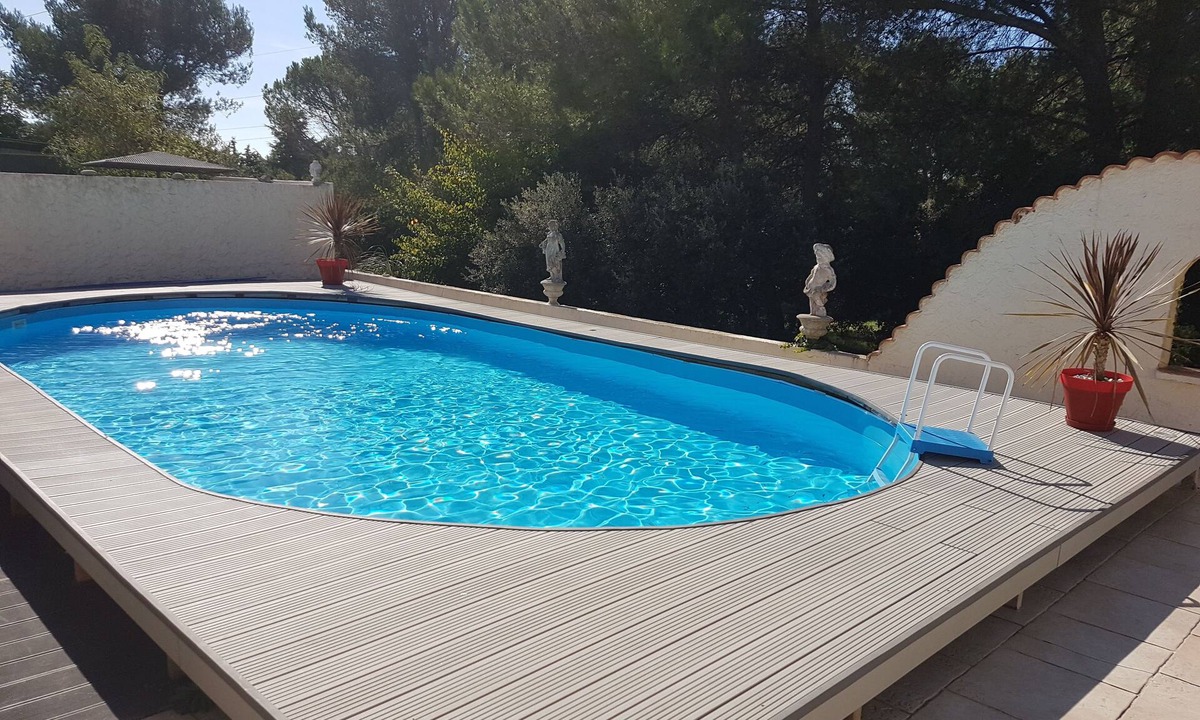 Plan de Campagne House | pretty villa with swimming pool in a very quiet small housing estate.