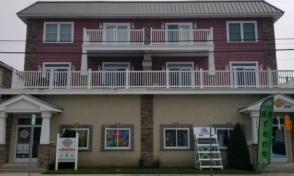 North Wildwood Condo | PRICE REDUCED Beautiful 3 Bedroom, 21/2 Bath Condo,walking distance to the beach