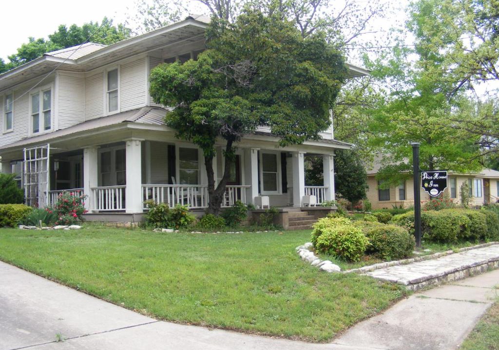 Glen Rose Bed & Breakfast | PriceHouseInn