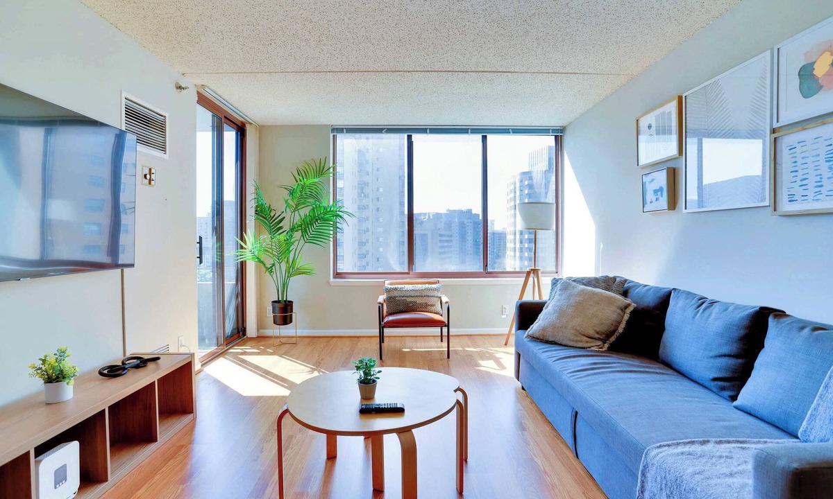 Crystal City Apartment | Prime Arlington Location | Easy Metro Access